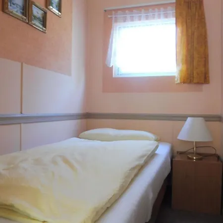 בית נופש Mit Pool By Interhome Radewege