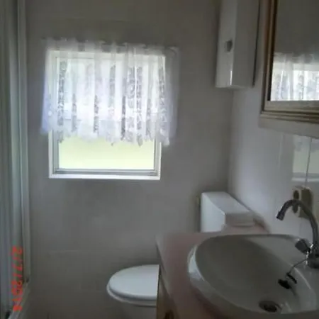 בית נופש Mit Pool By Interhome *