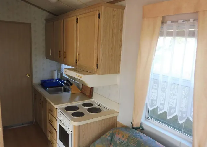 בית נופש Mit Pool By Interhome