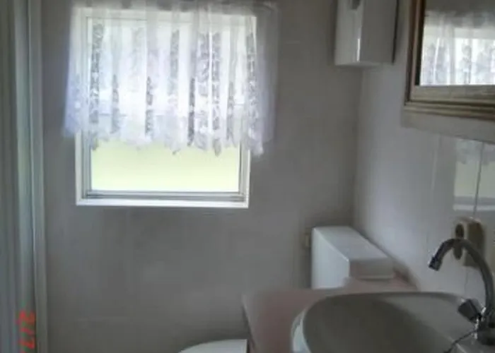 בית נופש Mit Pool By Interhome *